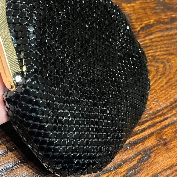 VINTAGE Black Mesh Snap Closure Shoulder Clutch Bag w/ Chain 90's - Picture 5 of 6